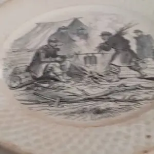 Firma Regout & Co - 3 borden met militaire afbeeelding kopen? Bied vanaf 150!