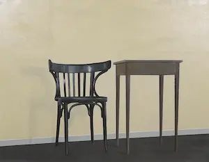 Rob van Hemert - Olieverf op doek, Stoel en tafel - Ingelijst kopen? Bied vanaf 1!