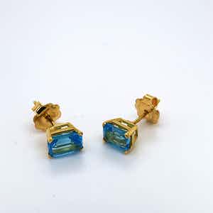 18kt gouden oorsteker+topaas, 2,33 gr verkocht voor € 95!