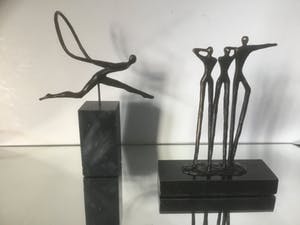 Corry Ammerlaan - Twee bronzen werken kopen? Bied vanaf 20!