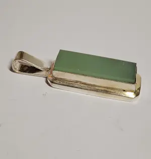 Buy Vintage Nieuwe  zilveren hanger  met  groen chrysoberyl chrysopraas? Bid from 55!