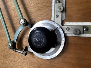 Friso Kramer - Revolt tekentafel Ahrend de Cirkel - ISIS - 1956 (ZELDZAAM) kopen? Bied vanaf 600!