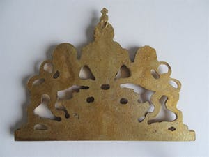 Niet of onleesbaar gesigneerd - Antiek Nederlands koperen wapenschild kopen? Bied vanaf 10!