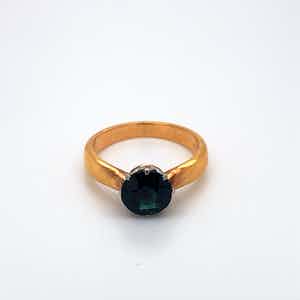 18kt bicolor ring met saffier, mt 52,5/16,75, 4,75gr verkocht voor € 260!