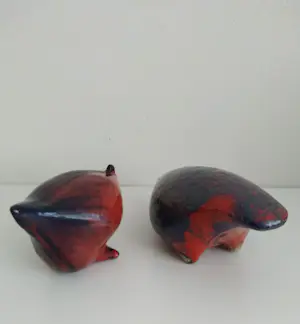 Niet of onleesbaar gesigneerd - Fantasiekippen, unieke sculpturen, keramiek kopen? Bied vanaf 1!