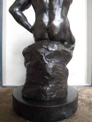 Niet of onleesbaar gesigneerd - Bronzen figuur...... vertwijfeling kopen? Bied vanaf 1!