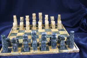 Niet of onleesbaar gesigneerd - Schaakspel (Peru) verkocht voor € 1!