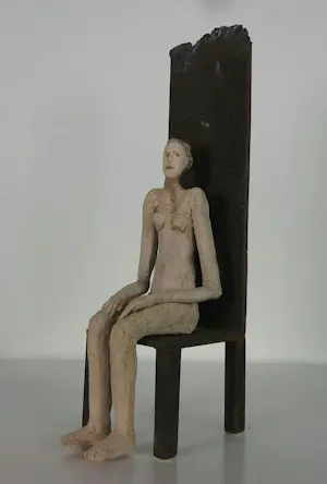Ida De Roy - Keramiek, Figuur op zetel kopen? Bied vanaf 125!