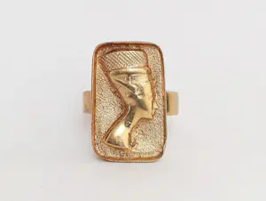 AcheterAntieke Egyptian Revival ring Nefertiti Art Deco goud op zilver mt 20? Enchérissez de 65!
