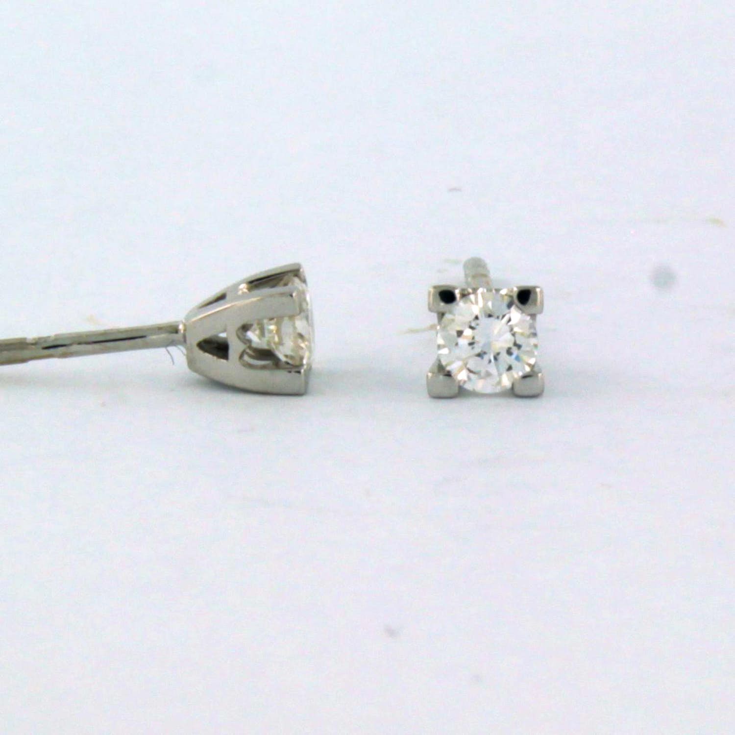 18k witgouden oorknoppen bezet met briljant geslepen diamant 0.26ct F/G VS/SI kopen? Bied vanaf 290!