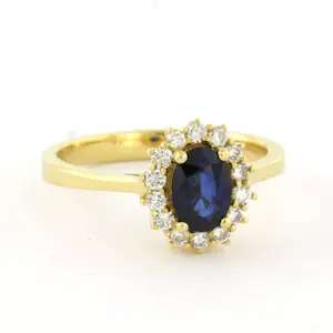 18k gouden entourage ring met saffier en briljant geslepen diamant tot. 0.28ct kopen? Bied vanaf 650!
