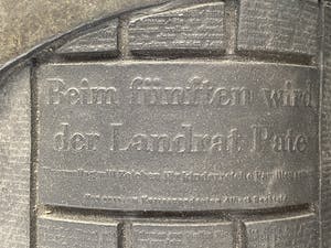 Niet of onleesbaar gesigneerd - Duits bronzen boekwerk kopen? Bied vanaf 1!