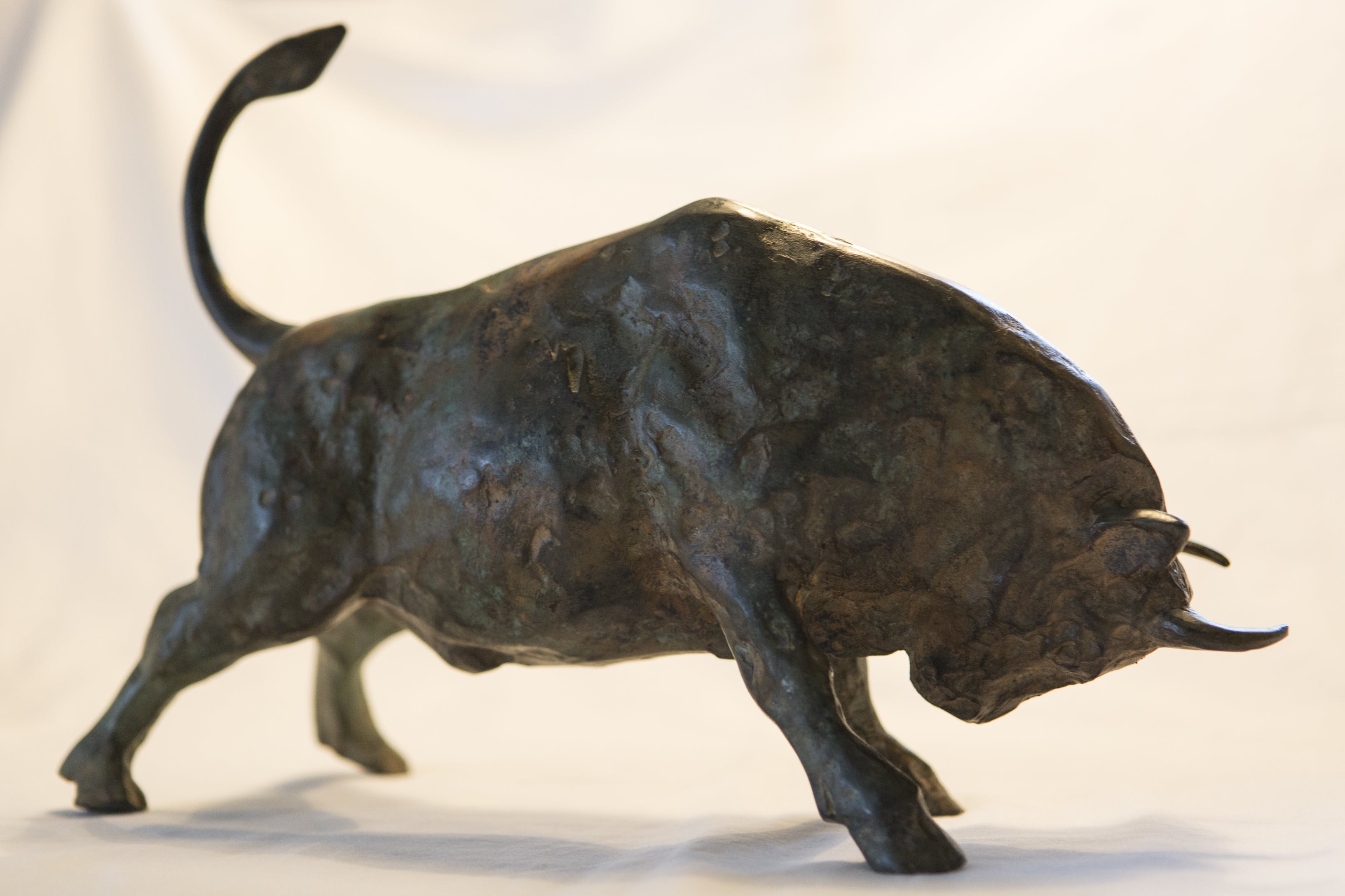 Pierre Chenet - Le Taureau/Charging Bull kopen? Bied vanaf 300!