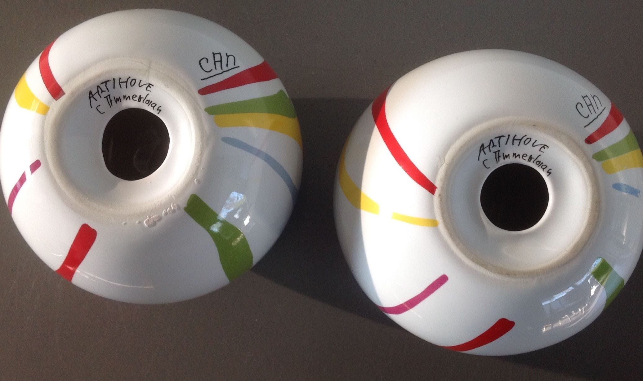 Corry Ammerlaan - Twee bolvormige kaarsenhouders kopen? Bied vanaf 18!