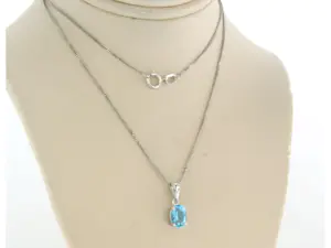 14k wit gouden collier met hanger bezet met topaz tot. 0,85ct kopen? Bied vanaf 160!