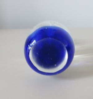 Niet of onleesbaar gesigneerd - Kegelvormige glazen presse papier kopen? Bied vanaf 1!