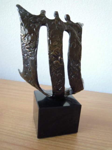 Bernadette Leijdekkers - Prachtig zwaar bronzen beeld met 3 figuren kopen? Bied vanaf 45!