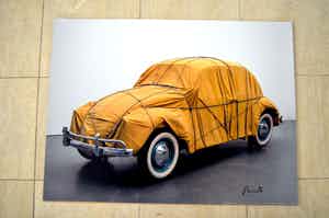 Christo - Wrapped Volkswagen handgesigneerde offset Nieuw ingelijst verkocht voor € 380!