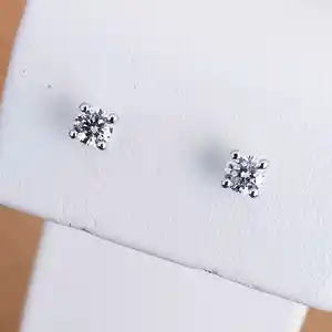 0.61 ct Diamond Solitaire Earrings verkocht voor € 360!