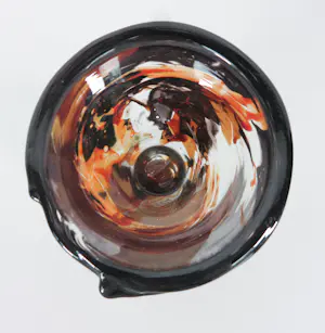 Bernard Heesen - / de Oude Horn, Bruinoranje glasobject in zandlopervorm kopen? Bied vanaf 200!