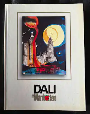 Salvador Dali - "Dali in Manhattan". With a very large collection of Dali's works. verkocht voor € 29!