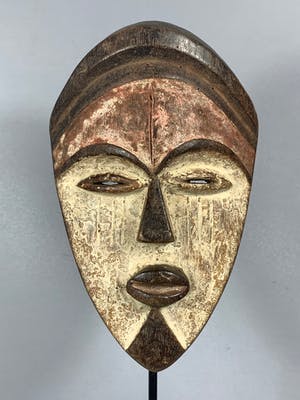 Pende - Tribal used African mask from the Pende - Congo kopen? Bied vanaf 25!
