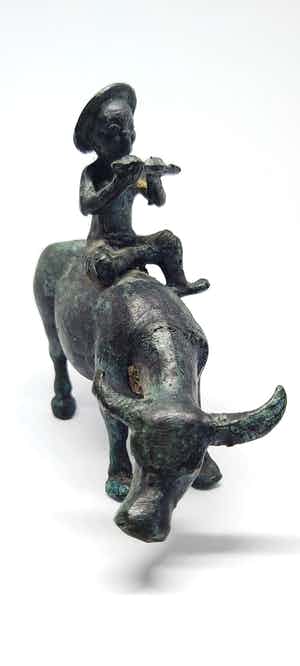 Brons (Onbekend) - Antieke Aziatische Yak Met Boer Rond 1930 verkocht voor € 85!