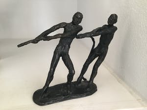 Astrid Veldhuyzen-Koppen - Sculptuur “ Met vereende kracht “. Gesigneerd kopen? Bied vanaf 75!