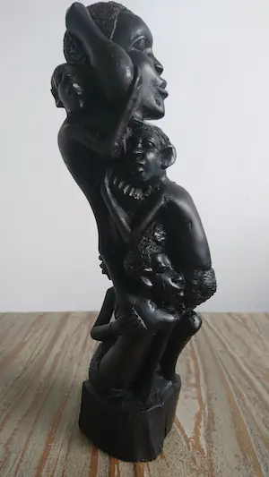 Niet of onleesbaar gesigneerd - Ebbenhouten Afrikaanse levensboom kopen? Bied vanaf 1!