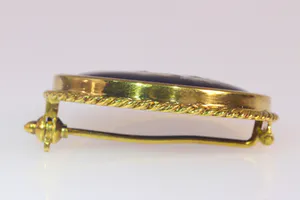 Vintage Fifties 18K gold artisanal brooch with enameled portrait of a lady, sign kopen? Bied vanaf 399!