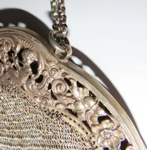 Antiek zilveren beugeltas, geborduurd tasje zilver beugel, antieke beursbeugel kopen? Bied vanaf 100!