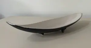 Plateelbakkerij Flora - Zwart witte vintage schaal kopen? Bied vanaf 10!