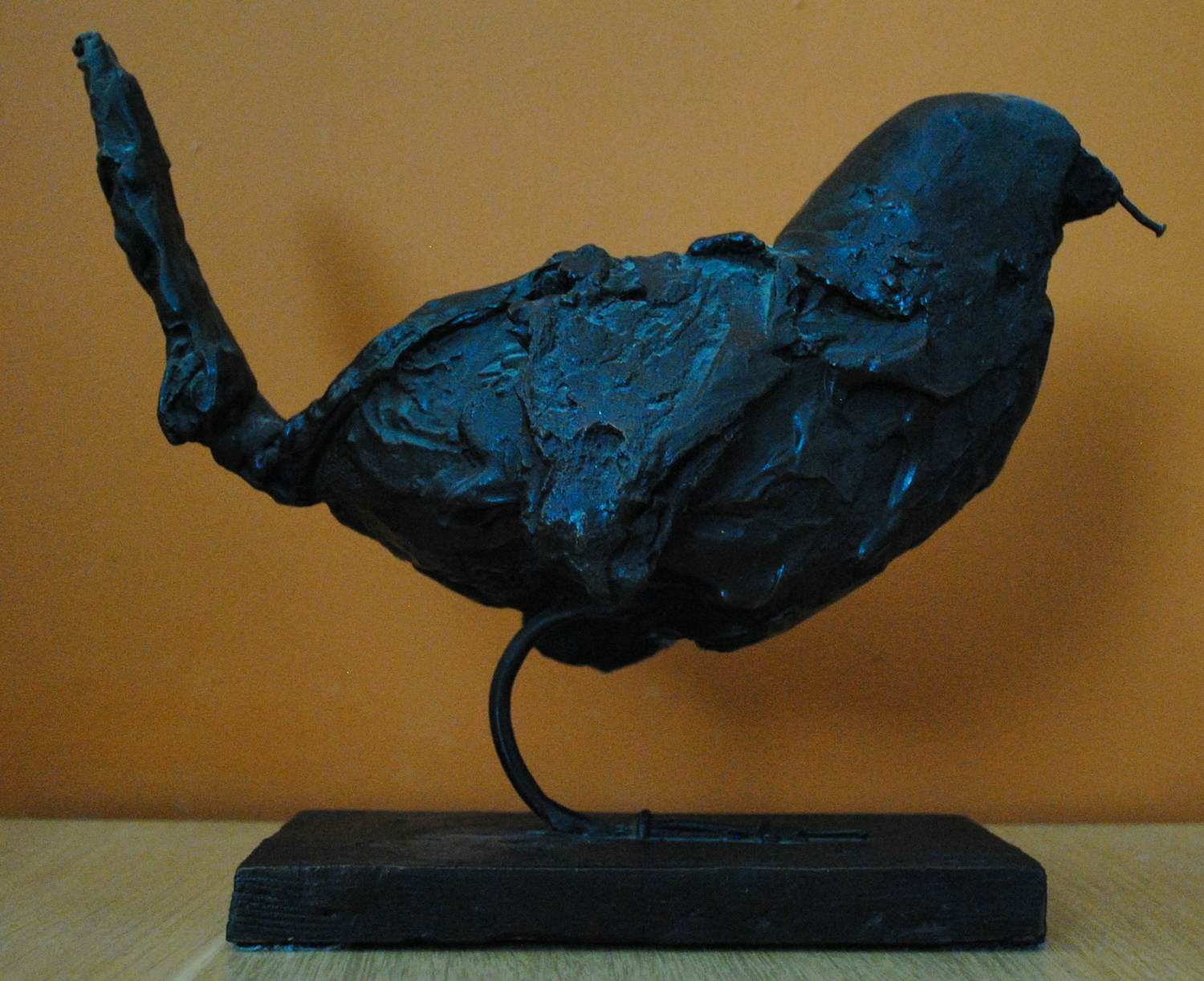 Ger Lataster - Bronzen beeld 'Merel' uit 1966 verkocht voor € 825!