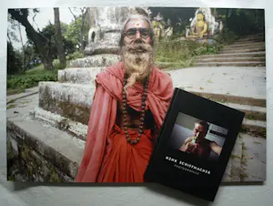 Henk Schiffmacher - Grote gesigneerde foto op dibond “Man met Baard” + gesigneerd fotoboek kopen? Bied vanaf 150!