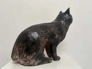 Tine Goudriaan-van Waning - Keramiek sculptuur | 'Poes' kopen? Bied vanaf 1!