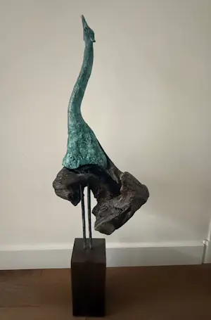 Teun van Veen - Brons en houten sculptuur: Crane taking off kopen? Bied vanaf 250!