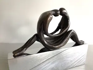 Corry Ammerlaan - Sculptuur “ Door liefde verbonden “ zeldzaam kopen? Bied vanaf 99!