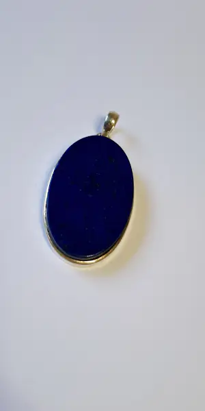 AcheterNieuwe Mooie blauwe lapis lazuli hanger in zilver? Enchérissez de 125!