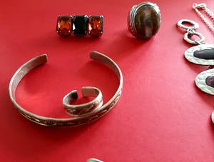 Curiosa - Antiek sieraden x 7 stuks kopen? Bied vanaf 1!