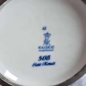 A.K. Kaiser Porzellan - Porzellan Krug Echt Kobald mit Zinndeckel Jagdmotiv 70er Jahre kopen? Bied vanaf 60!