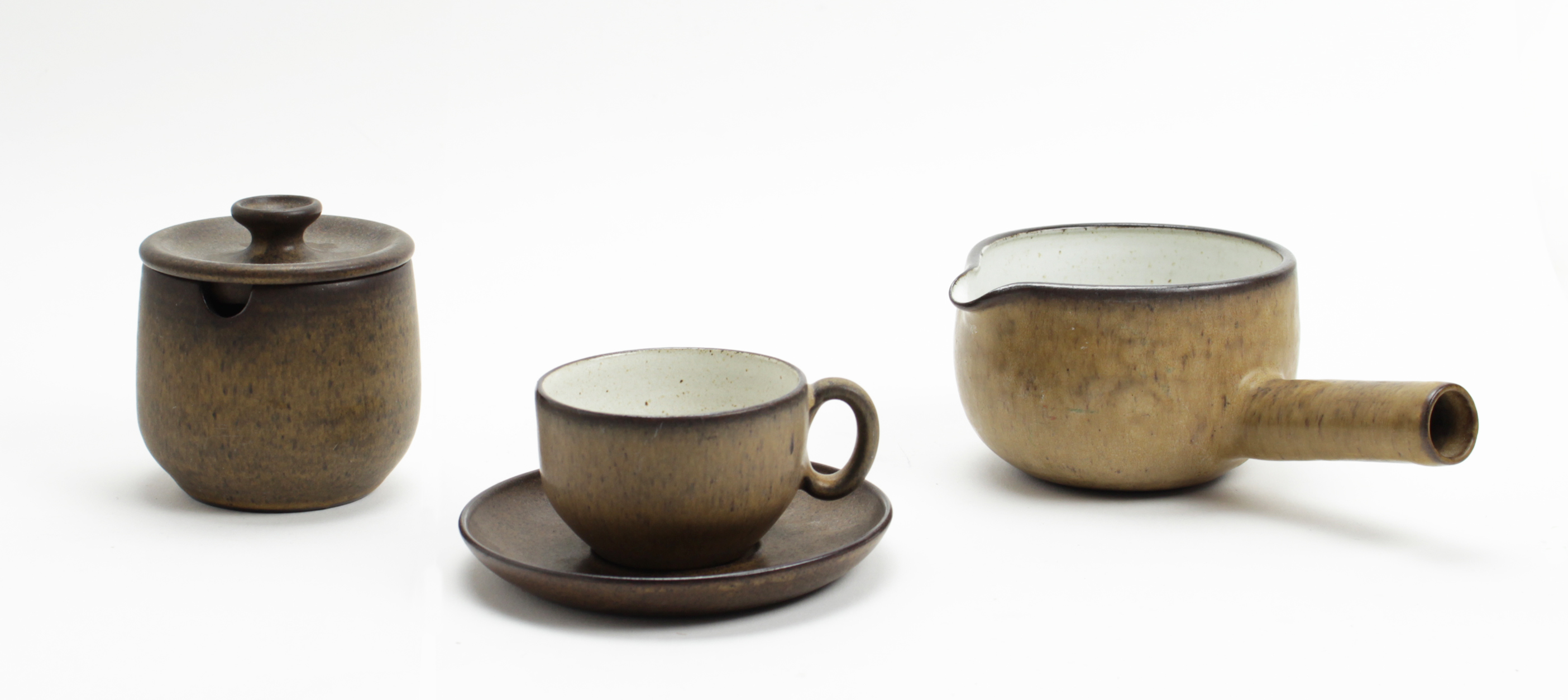 Potterij Zaalberg - aardewerk serviesdelen verkocht voor € 15!
