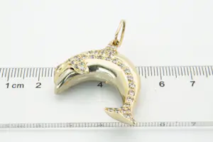 55 - Forse 14 Krt geelgouden Dolfijn hanger - met ca. 40 steentjes Zirkonia kopen? Bied vanaf 270!