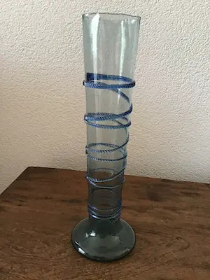 Kosta Boda - Zware kaarsenhouder gemerkt en museum glas slingervaas kopen? Bied vanaf 50!