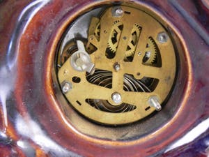 Niet of onleesbaar gesigneerd - Mercedes tafelklokje in olifant keramiek. kopen? Bied vanaf 1!