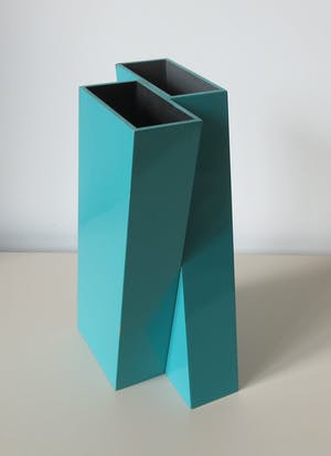 Dick van der Meijden - Twee dubbele geometrische Turqoise aluminium design vazen kopen? Bied vanaf 85!