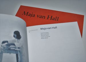 Maja van Hall - abstract werk uit 1989 & drie boekwerken kopen? Bied vanaf 175!