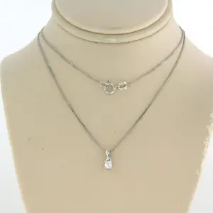 14k wit gouden collier en solitair hanger met briljant geslepen diamant 0.10ct kopen? Bied vanaf 220!