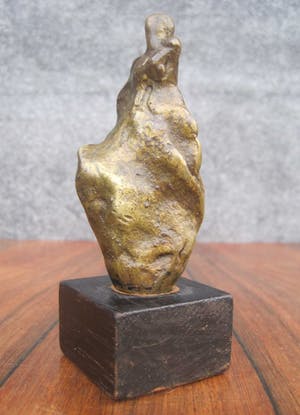Brons (Onbekend) - Voortschrijdende vrouw. kopen? Bied vanaf 40!