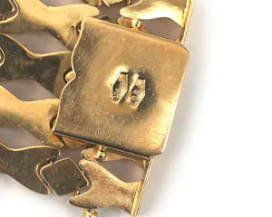 Opvallende 18 karaat geelgouden brede armband kopen? Bied vanaf 7000!