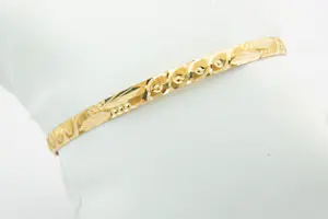 31-  Fraai bewerkte en gefaseerd afgewerkte 20kt geel-gouden armband kopen? Bied vanaf 580!